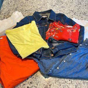 Bundle of 7 Loft Womens Blouse T-Shirt Denim Jacket Pants Assorted‎ Color Small
